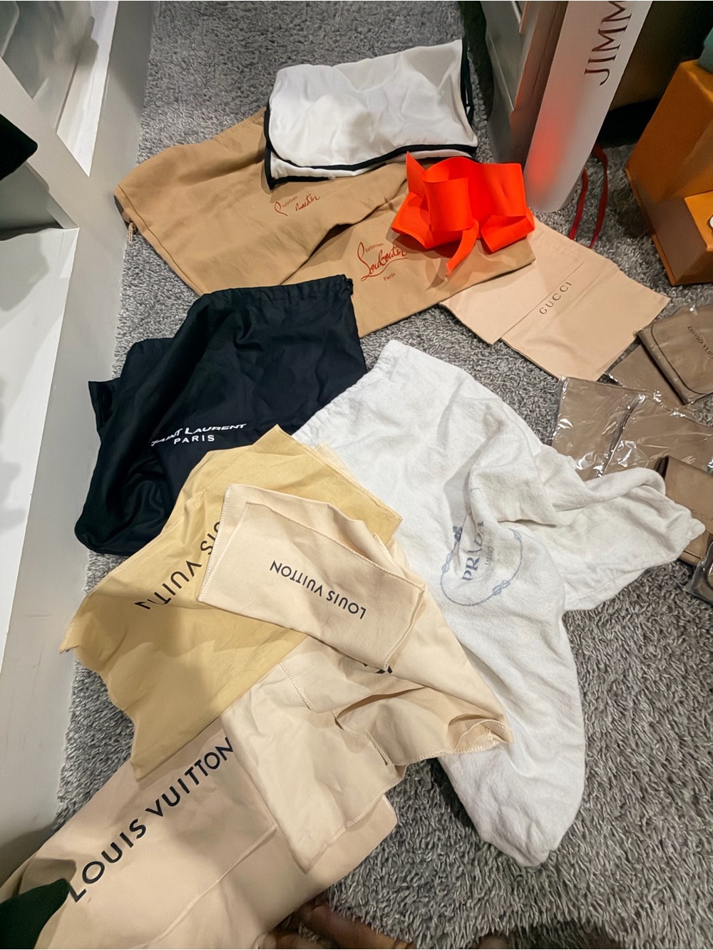 Louis Vuitton - Picture 11 of 13